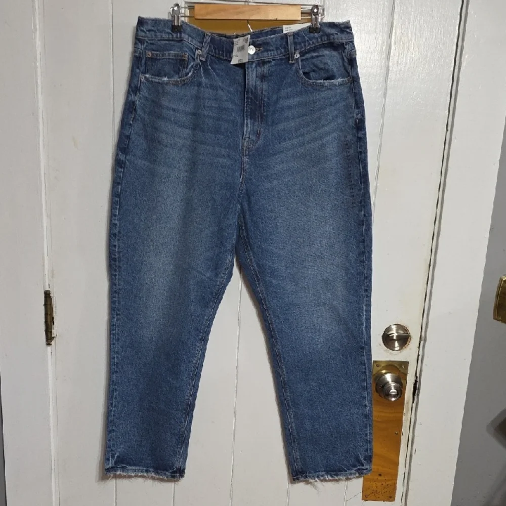 NWT American Eagle Super High-Rise Straight Jeans Womens Distressing Sz 18/34x29 - Picture 1 of 14